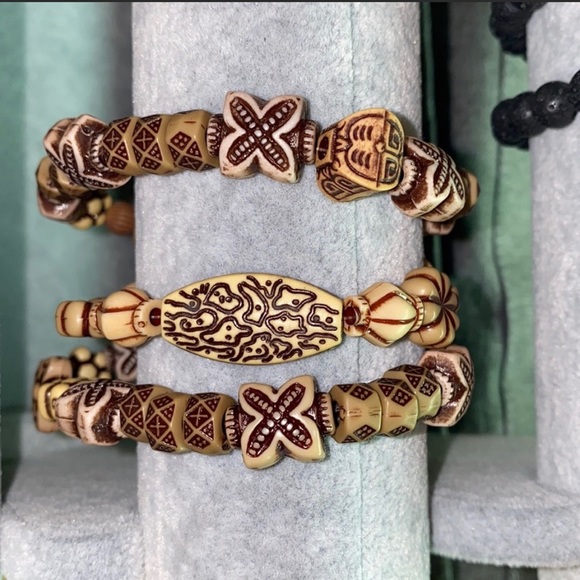 Bracelets - Picture 5 of 6